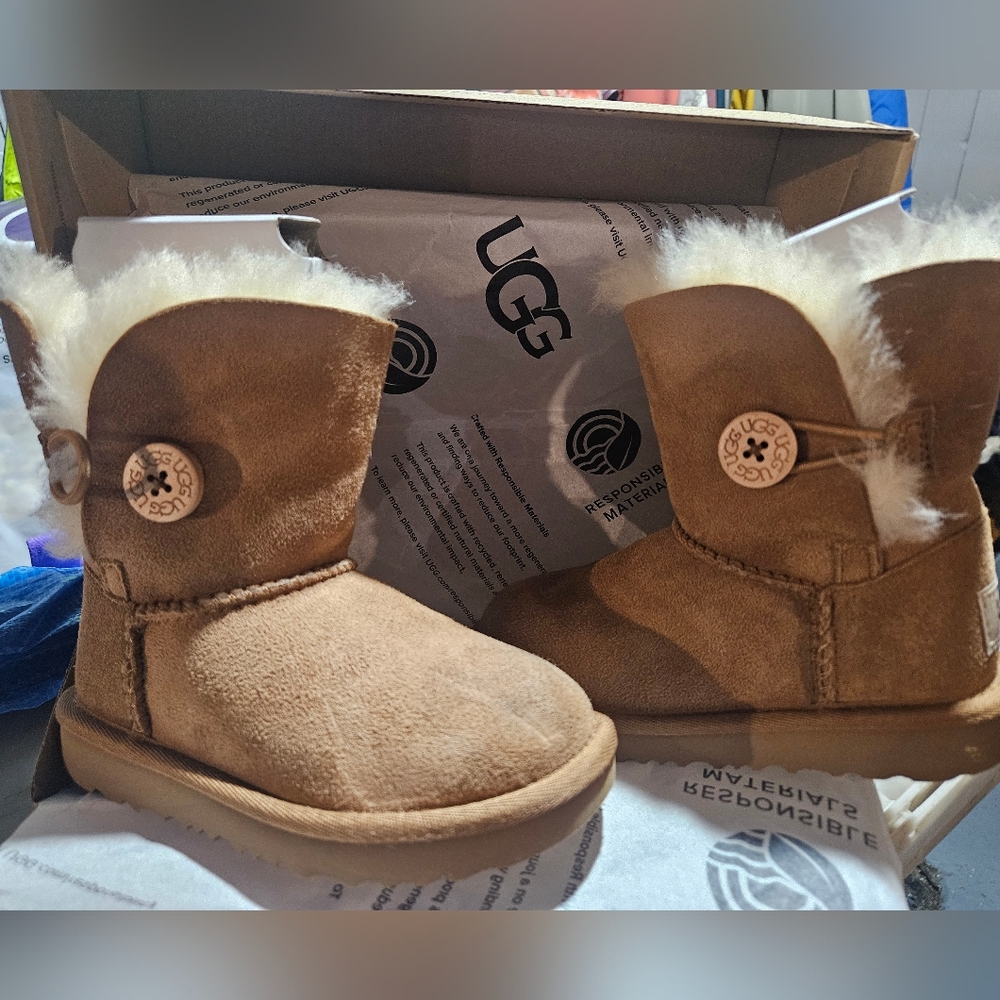 9 Toddler UGG Chestnut Shearling Boots with Button